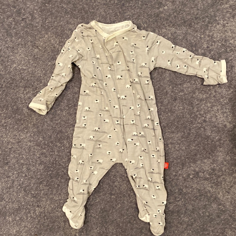 Magnetic me sleeper